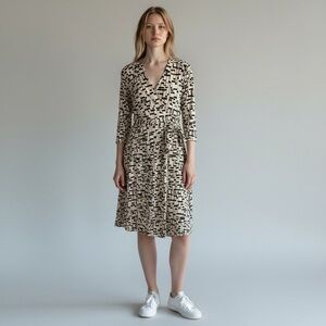 New York & Company Black and White Patterned Long Sleeve Dress